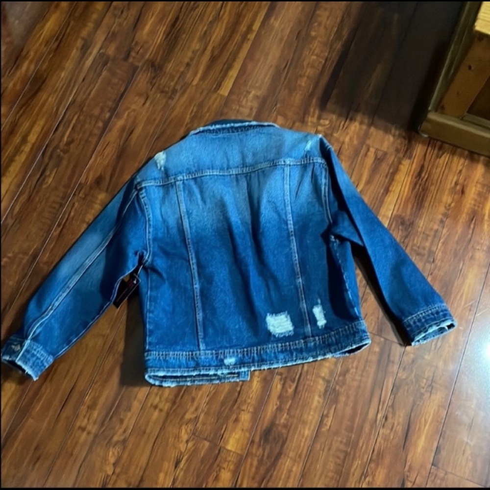 🆕. Distressed Jean Jacket - Picture 3 of 3